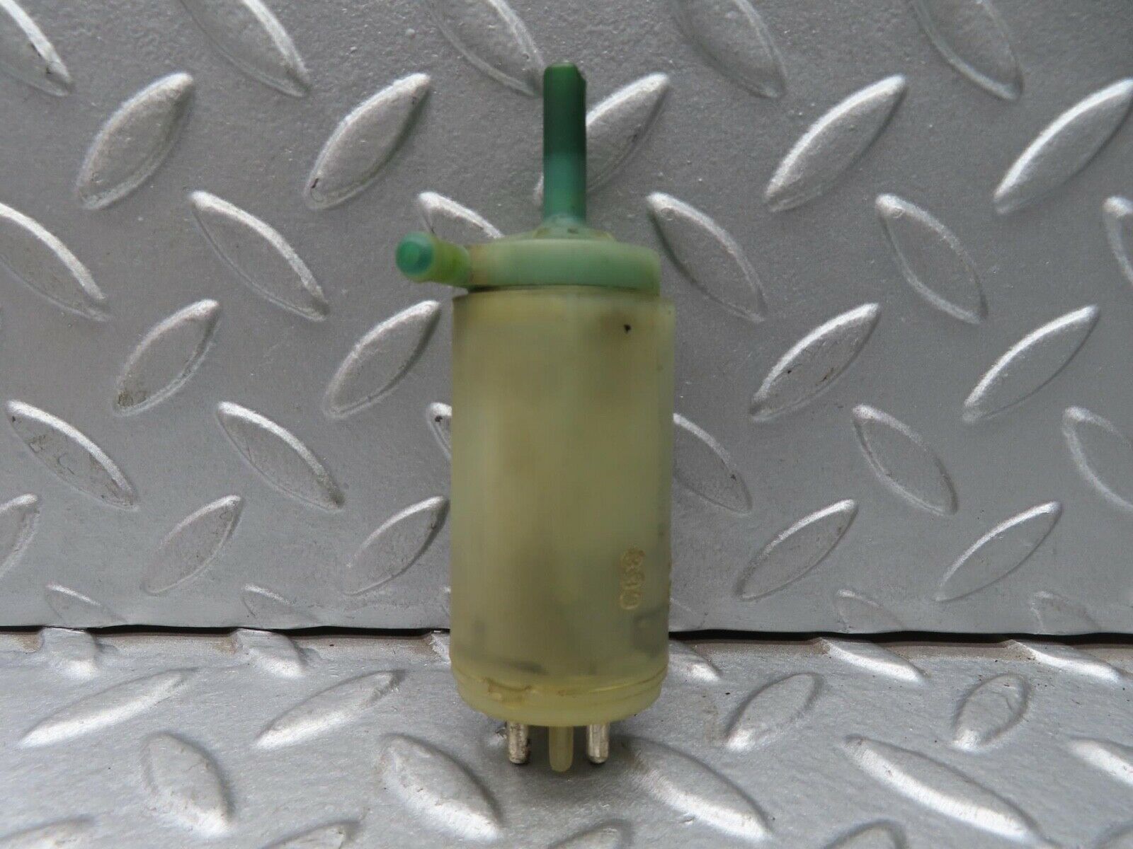 13613 Mercedes-Benz W123 200 Windscreen Washer Pump