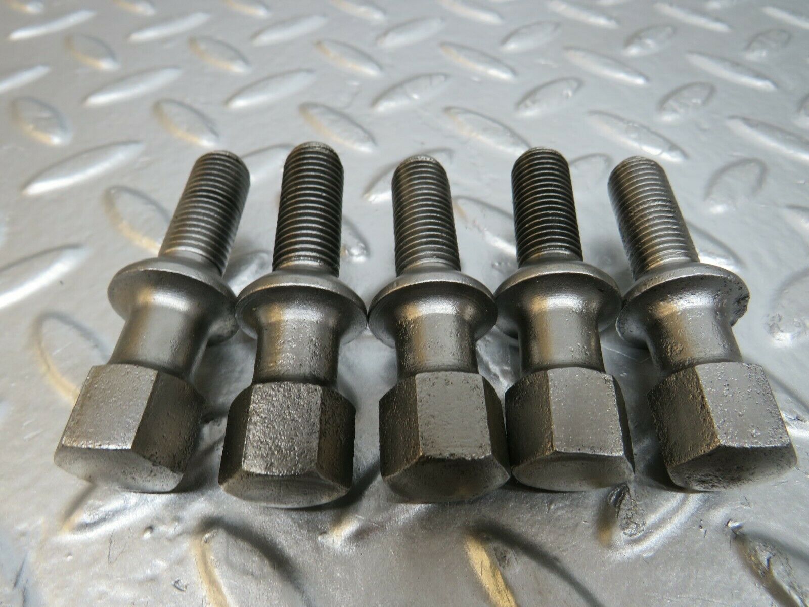24575 Mercedes-Benz 5x Alloy Wheel Lug Bolt M12x1.5