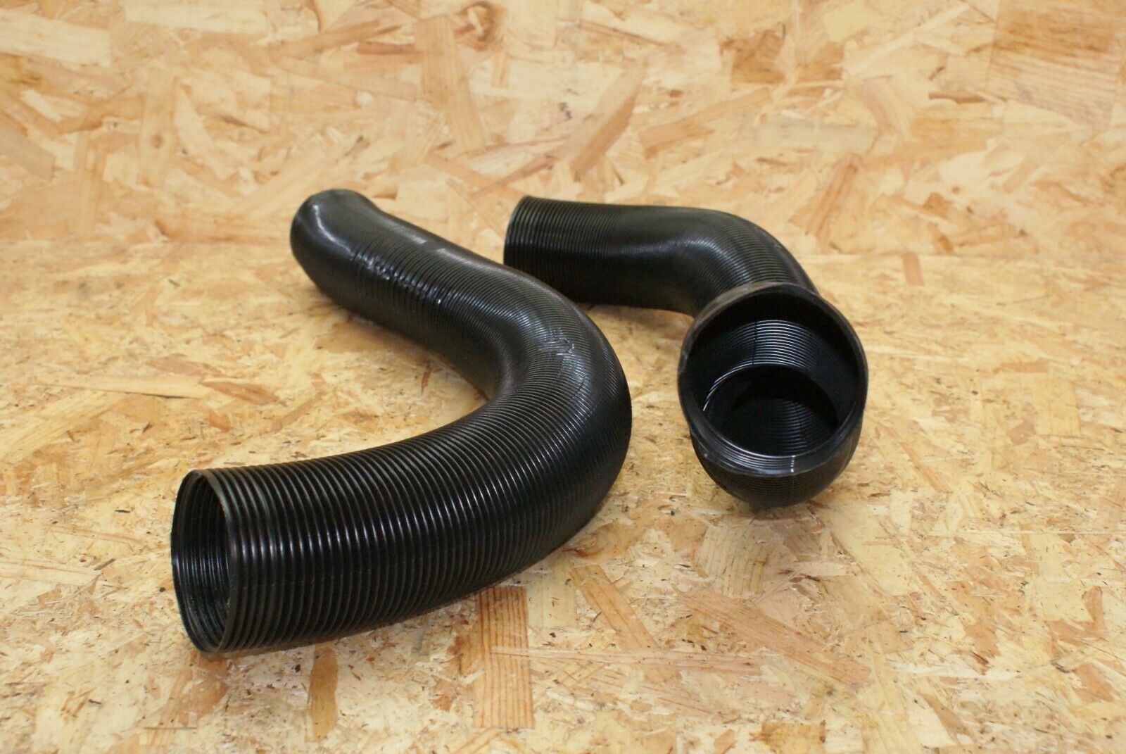 2358 Mercedes-Benz W123 280E Heater Pipe
