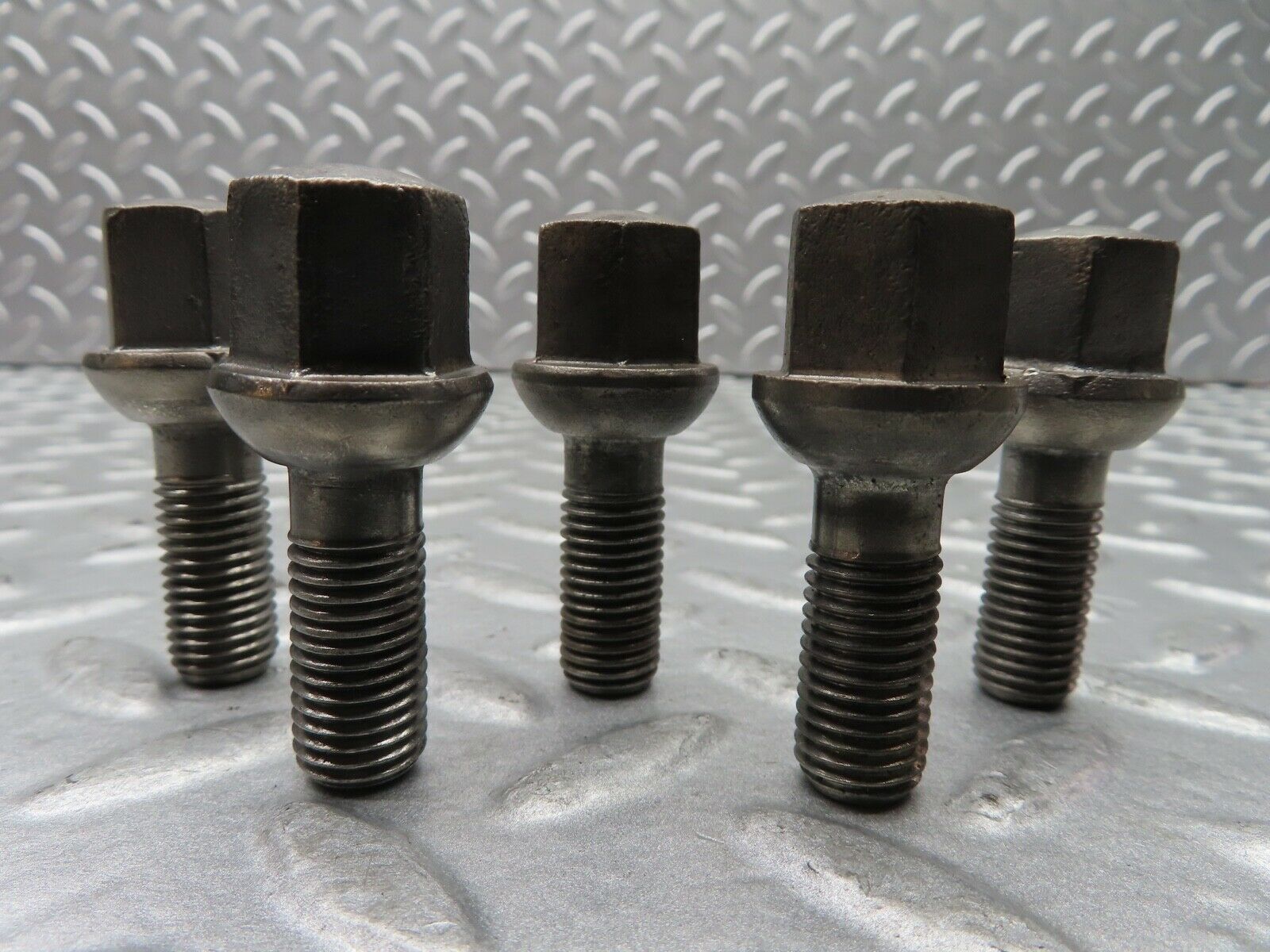 20532 Mercedes-Benz 5x Alloy Wheel Lug Bolt M12x1.5