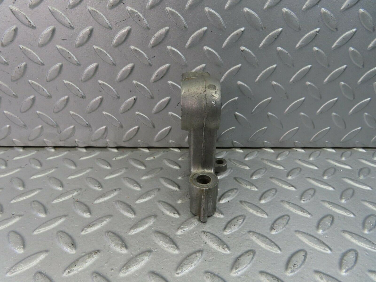 9000 Mercedes-Benz W108 Camshaft Tower Bearing 1800515110