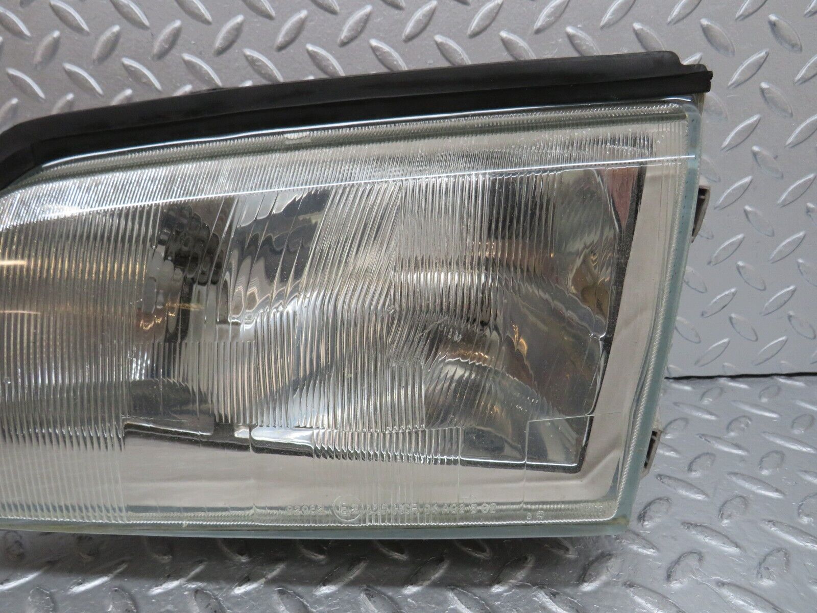 33225 Mercedes-Benz W202 C180 Headlight Hella Left Side