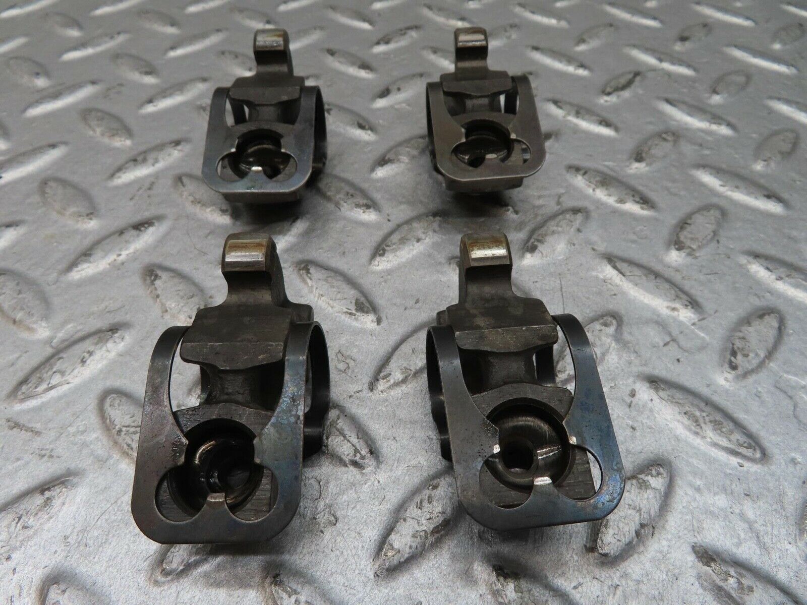 13792 Mercedes-Benz R107 450SL Valve Rocker Arm Set With Retaining Spring