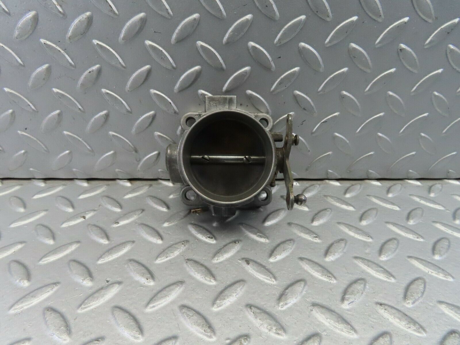 9231 Mercedes-Benz W123 Throttle Body 0011402353