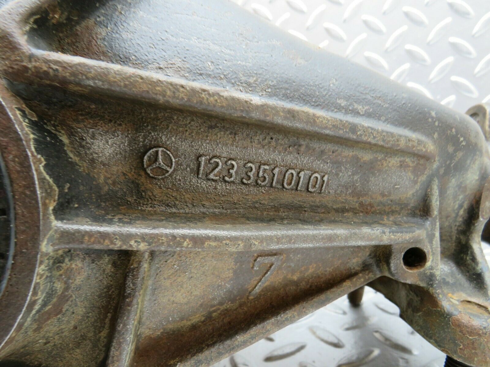 24185 Mercedes-Benz W123 280E Rear Differential Ratio 3.58 1233510101