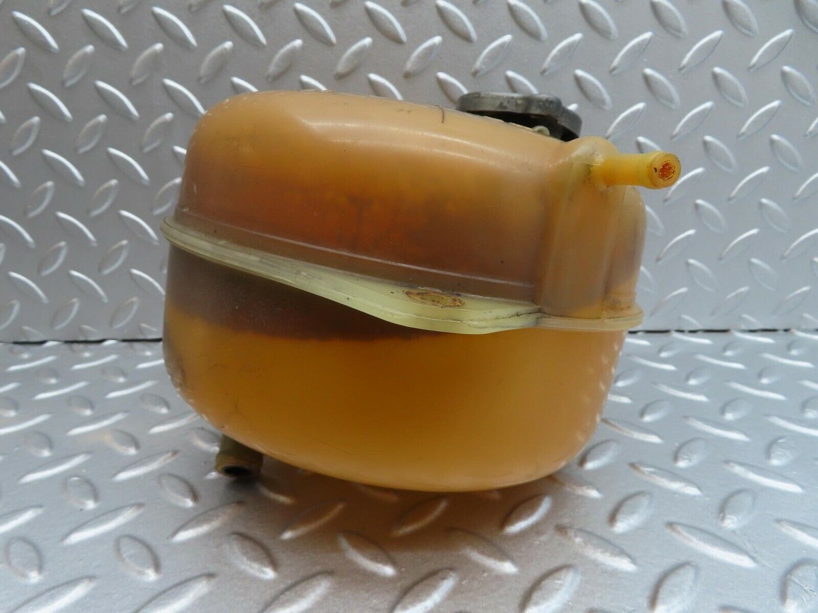 13931 Mercedes-Benz C107 280SLC Coolant Tank Reservoir Behr 1075000149