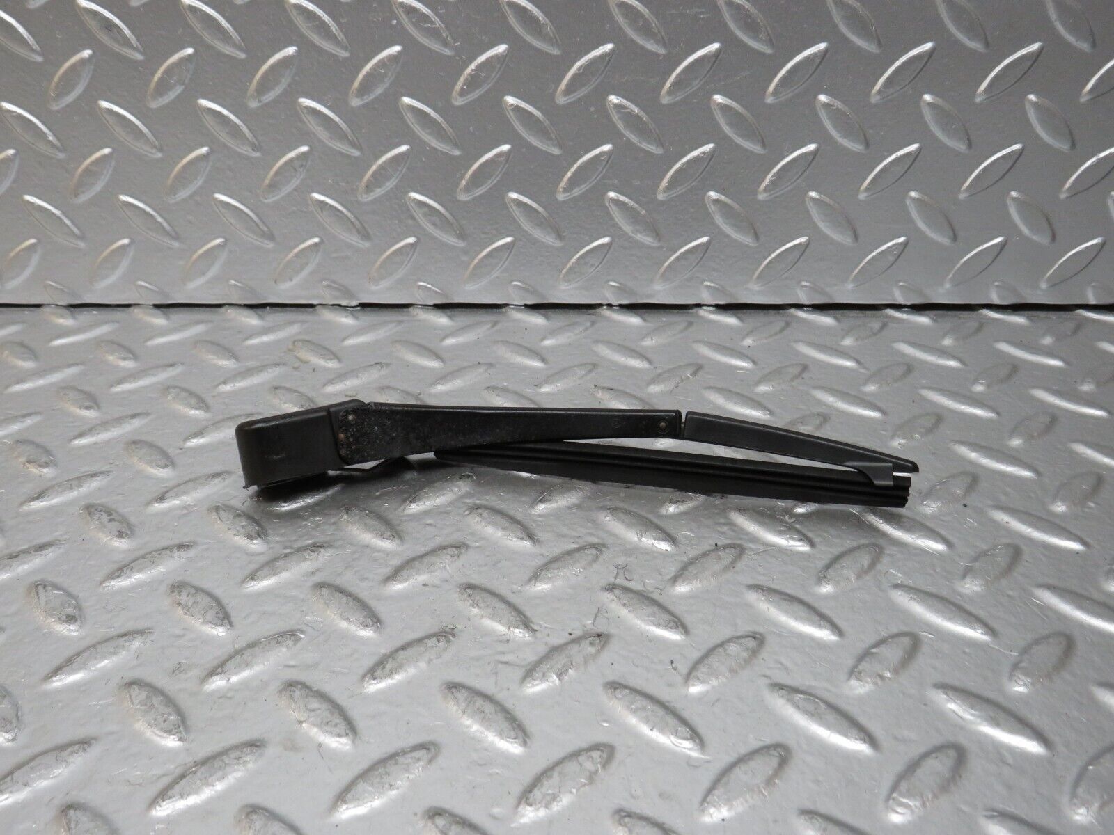 25009 Mercedes-Benz W140 S320 Headlight Wiper Arm Right Bosch