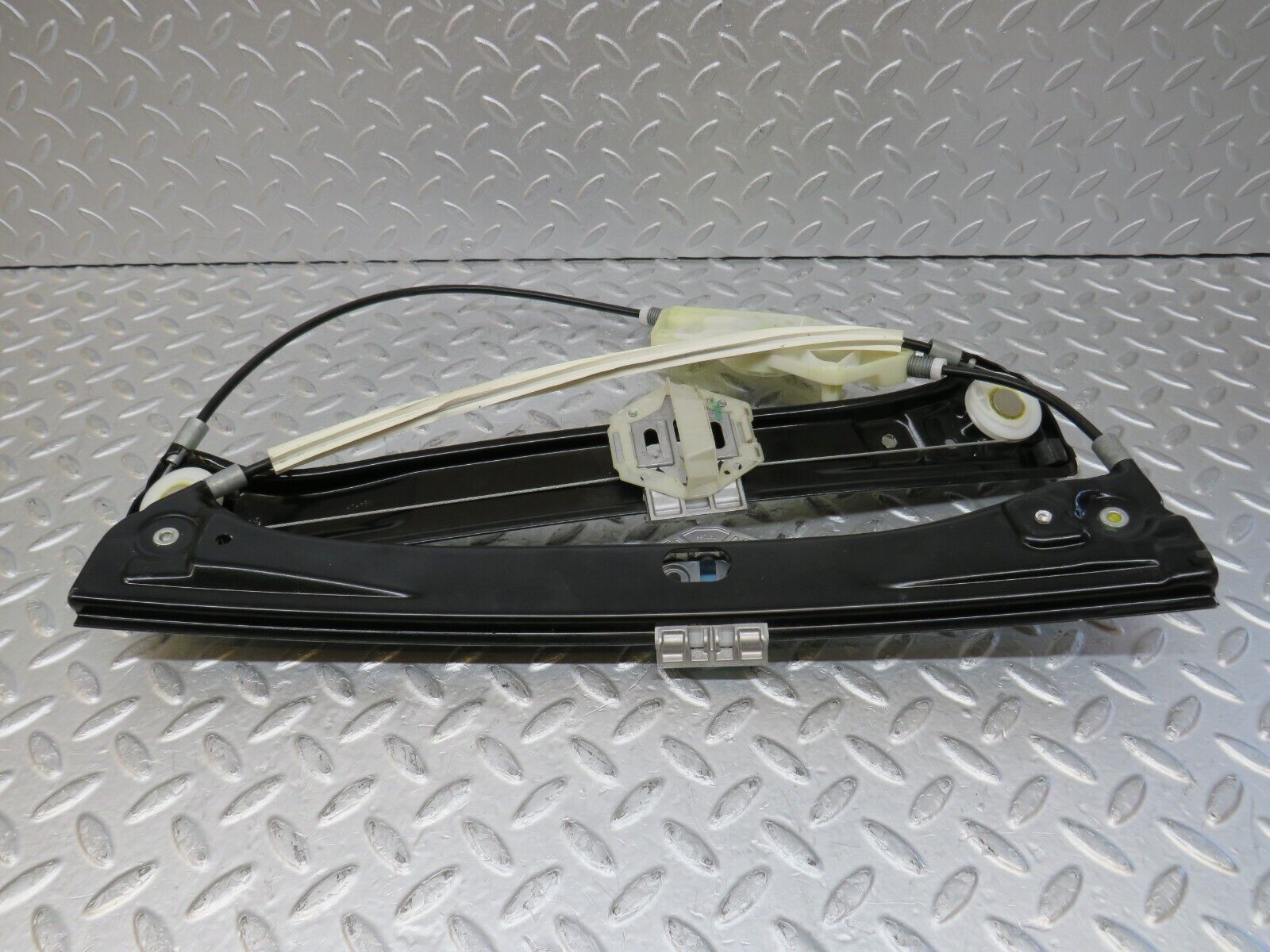 35197 Mercedes-Benz W221 Front Right Power Window Regulator