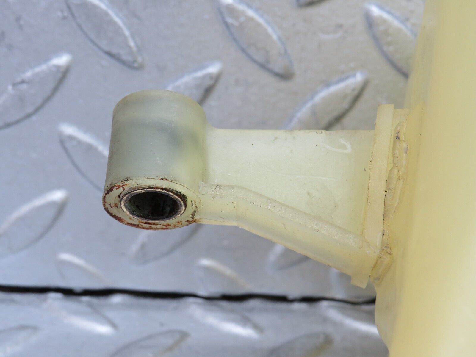 37860 Mercedes-Benz A124 320E Cabriolet Coolant Expansion Tank 1245000449