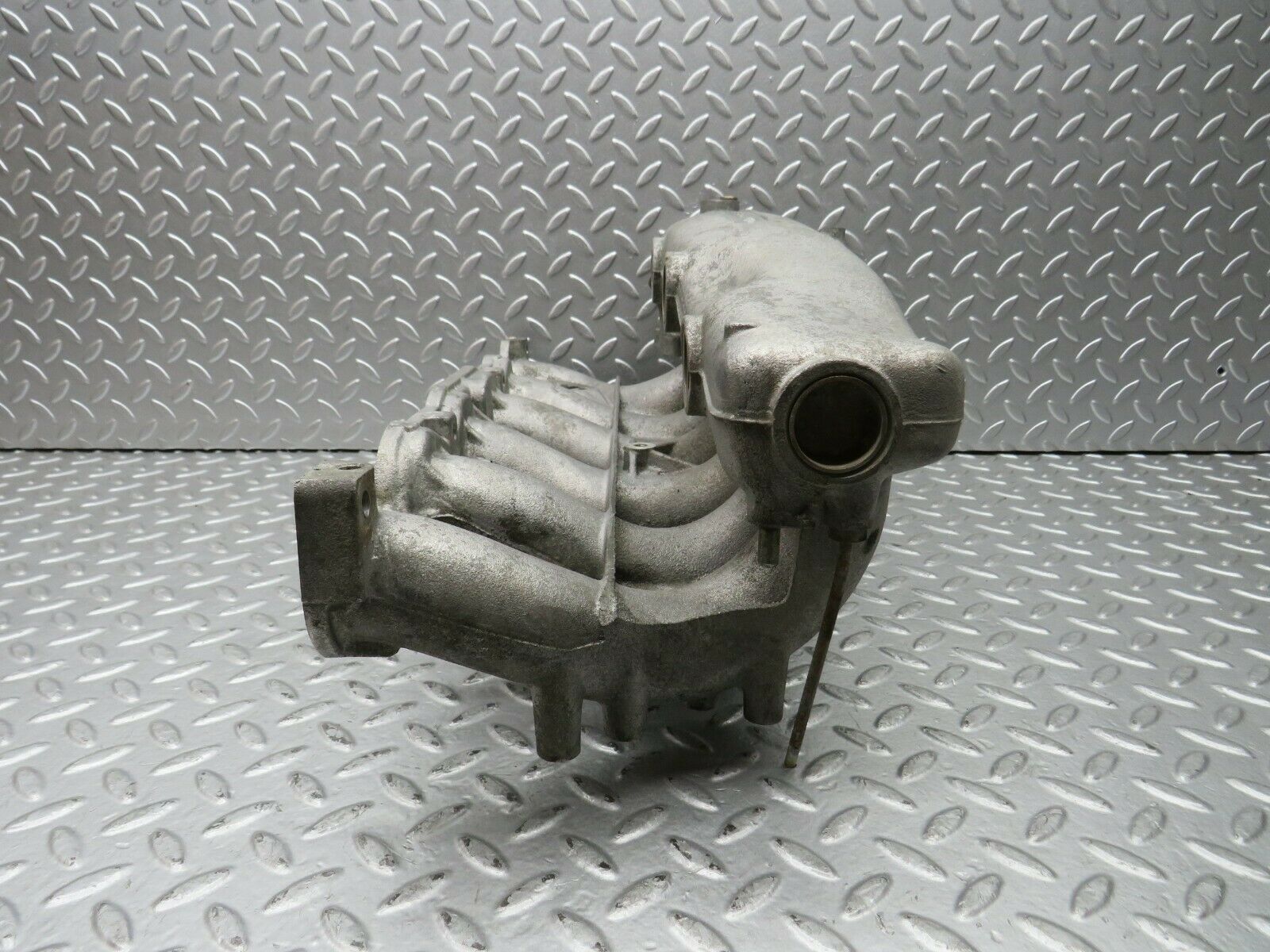 22230 Mercedes-Benz S123 280TE Wagon Intake Manifold 1101413701