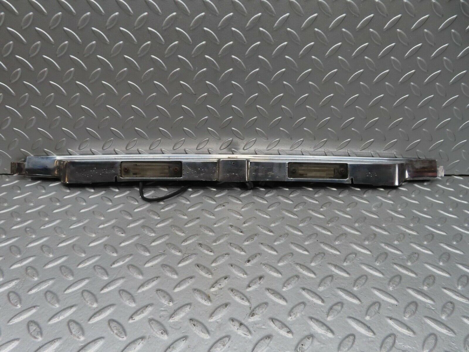 14330 Mercedes-Benz W116 350SE number Plate Light Holder Chrome Moulding Trim