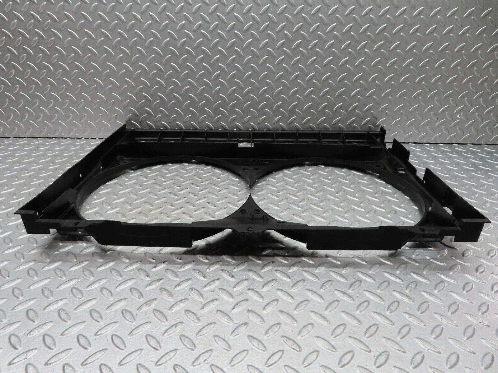 15153 Mercedes-Benz W140 S320 Radiator Fan Frame 1405051755