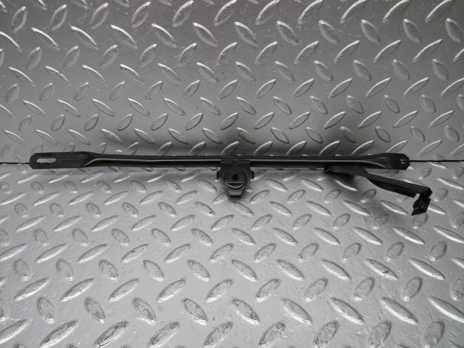 30883 Mercedes-Benz W201 190E 2.0L Horn Bracket