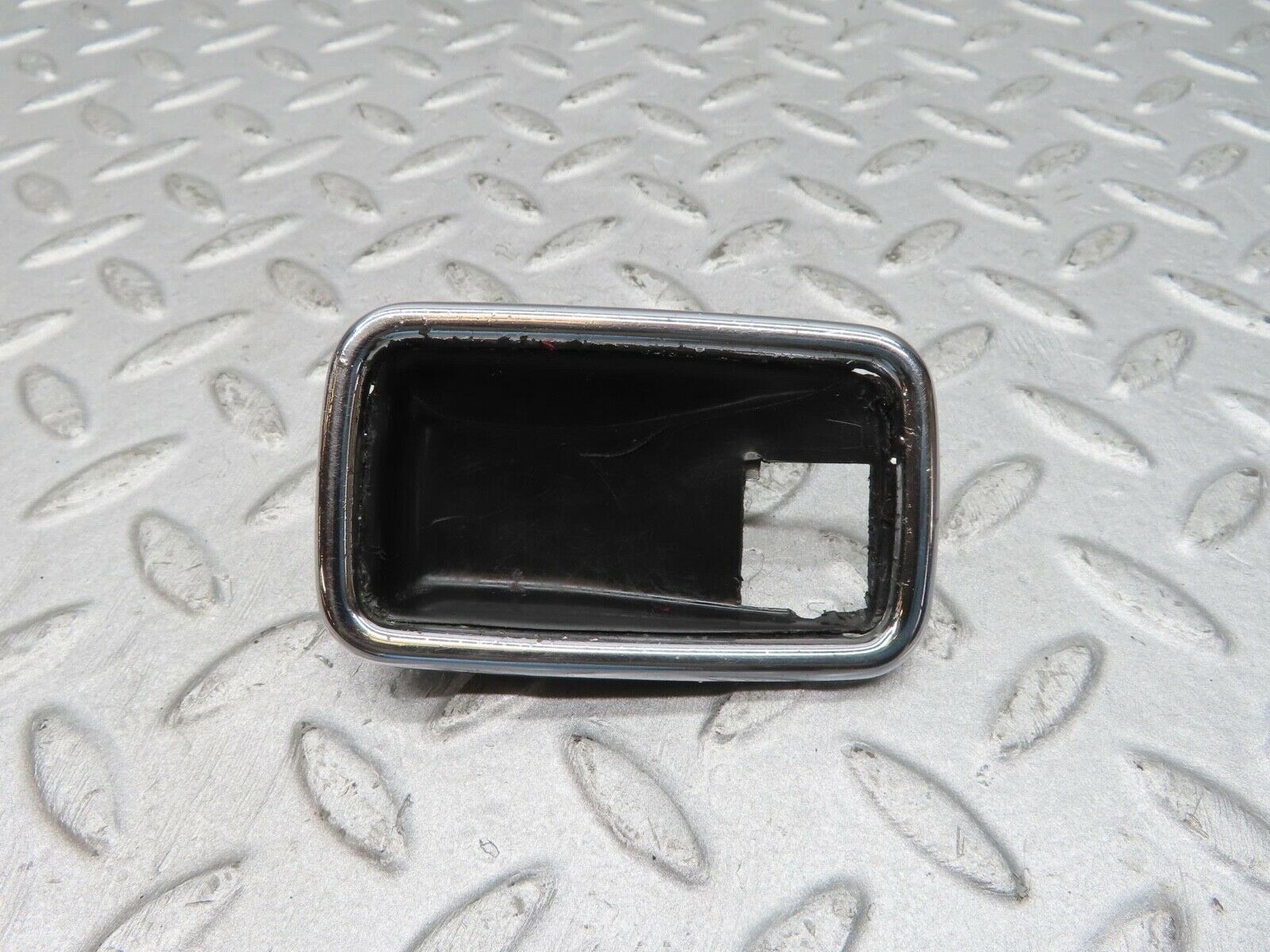 12262 Mercedes-Benz W108 280SE 3.5 Chrome Frame For Door Handle 1087660611