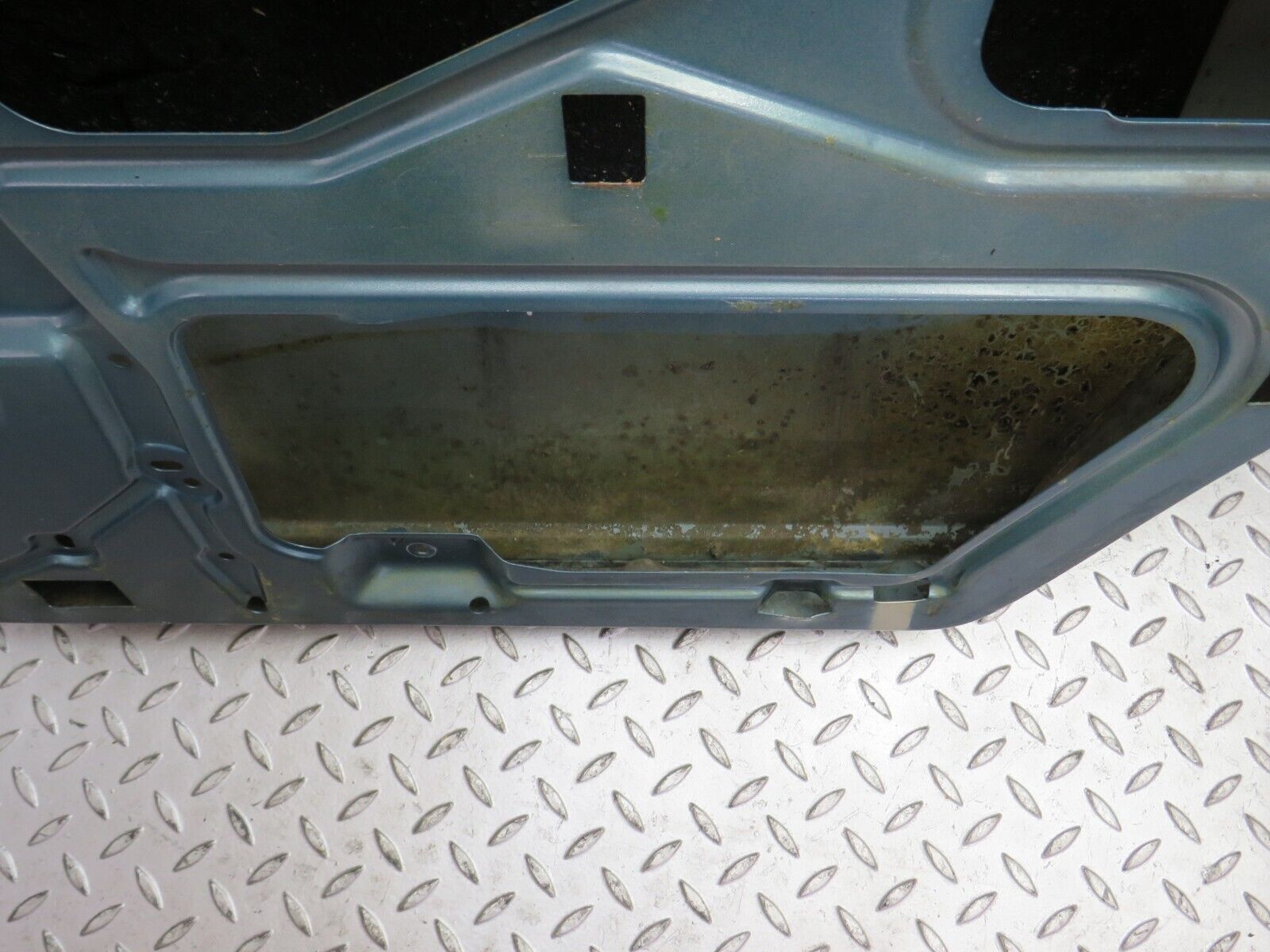30826 Mercedes-Benz W201 190E 2.0L Rear Right Door