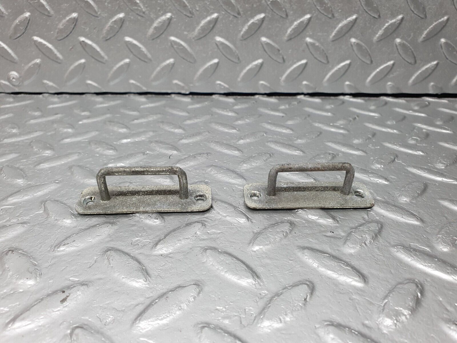 41300 Mercedes-Benz S124 E220 Wagon Tailgate Cargo Hook Clip