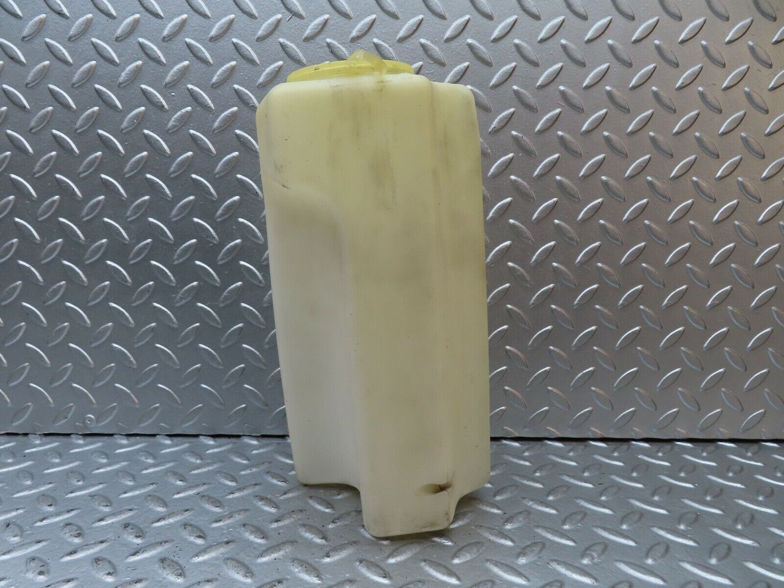 21313 Mercedes-Benz W123 230E Windscreen Washer Fluid Reservoir 1238690720