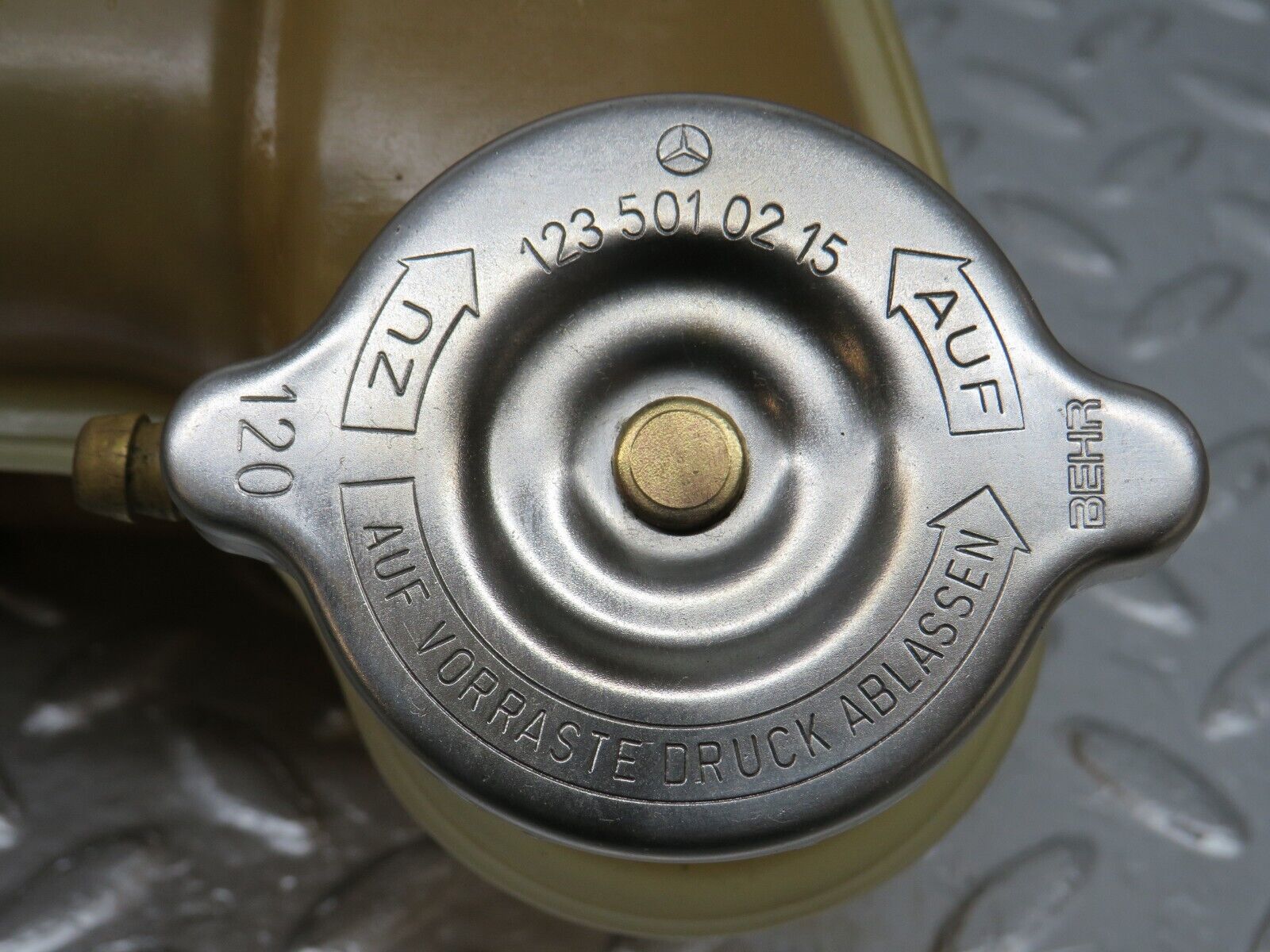 34104 Mercedes-Benz W124 260E Coolant Tank Reservoir 1245000649 1235010215