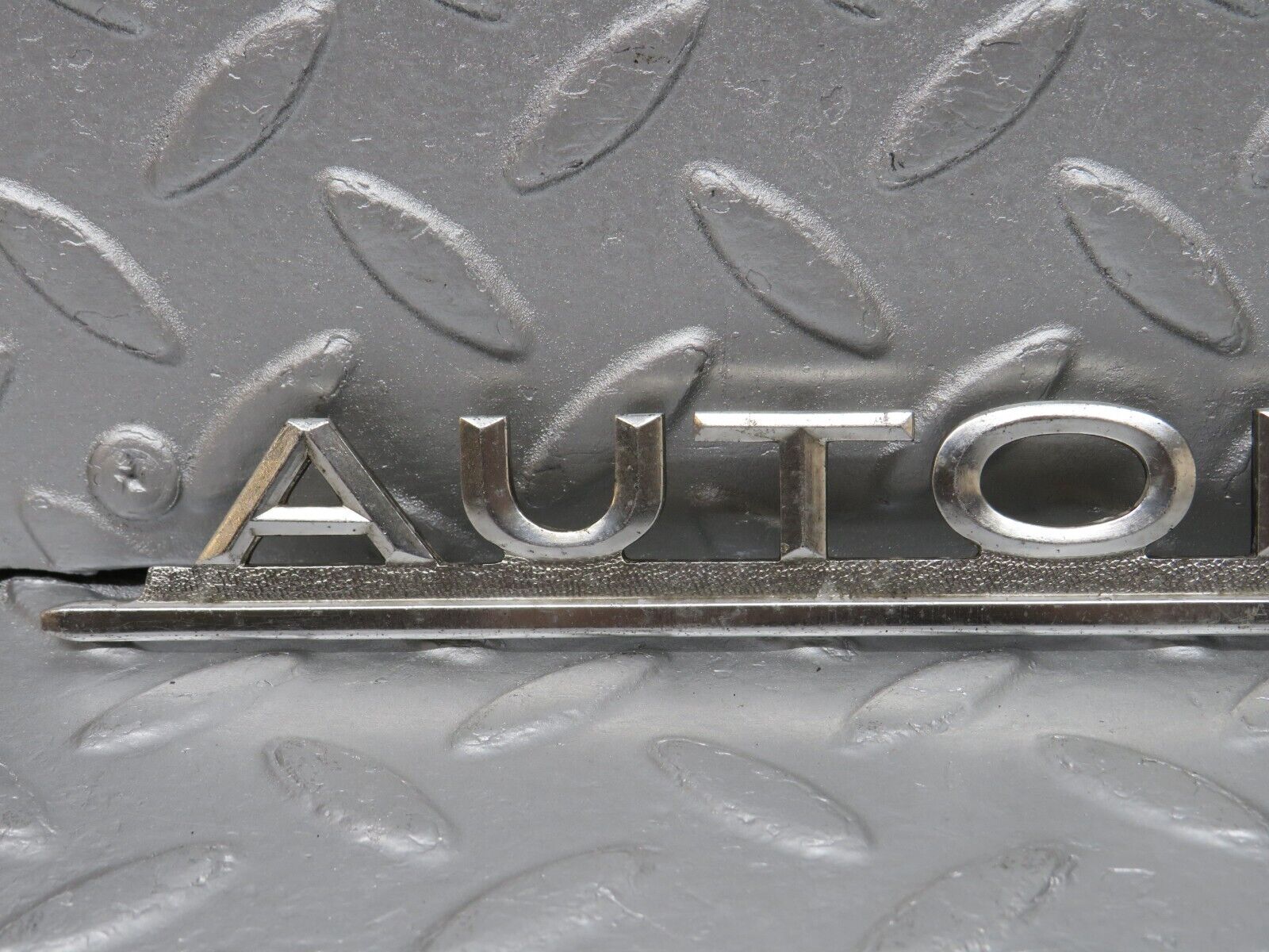 40321 Mercedes-Benz W110 230 Trunk Badge Emblem Automatic