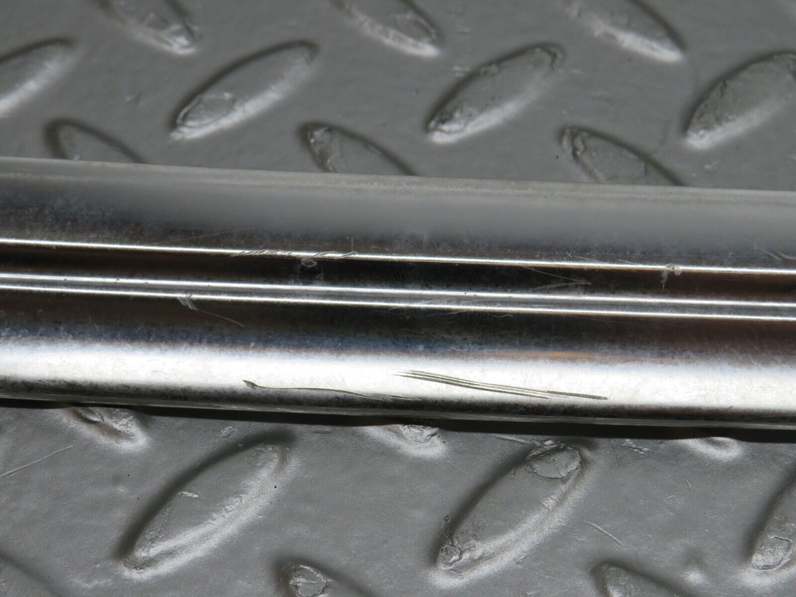 37582 Mercedes-Benz W109 300SEL Rear Windscreen Chrome Frame