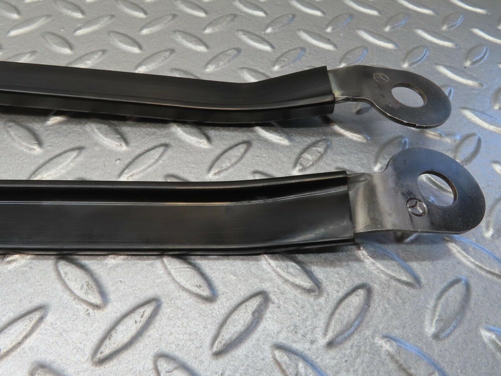 13691 Mercedes-Benz W123 200 Seat Belt Runner Pair