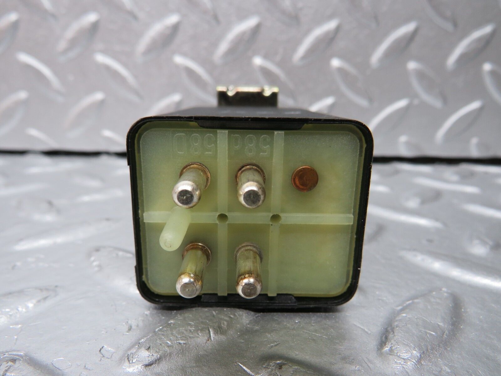 34055 Mercedes-Benz W124 260E Instrument Cluster Light Relay 0045450832