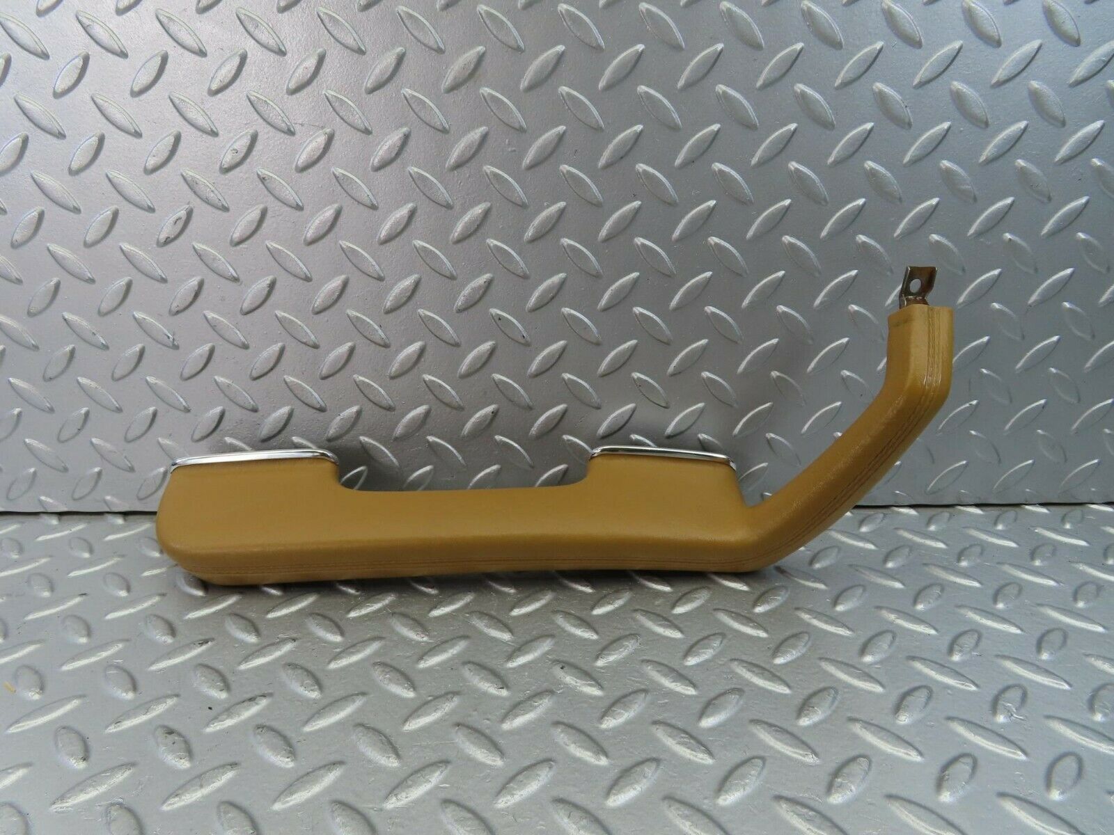 10785 Mercedes-Benz W123 230E Inner Door Handle Front Left 1239701701