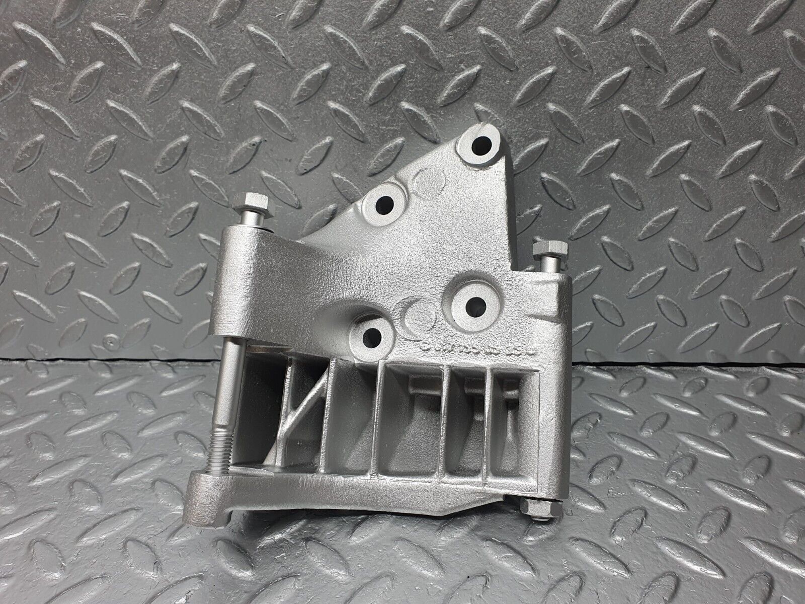 40825 Mercedes-Benz W123 300D Alternator Generator Bracket 6171550535