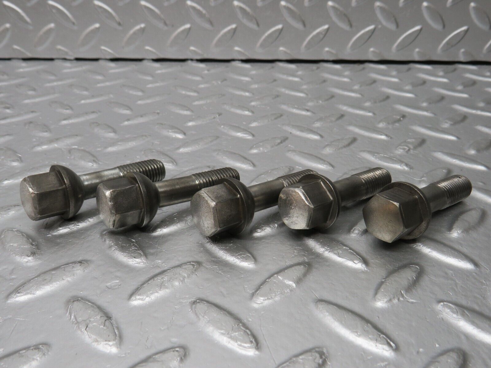 32640 Mercedes-Benz 5x Alloy Wheel Lug Bolt M12x1.5