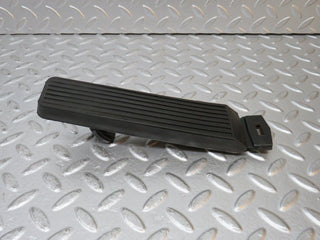 W124 Wagon accelerator pedal with rubber used OEM