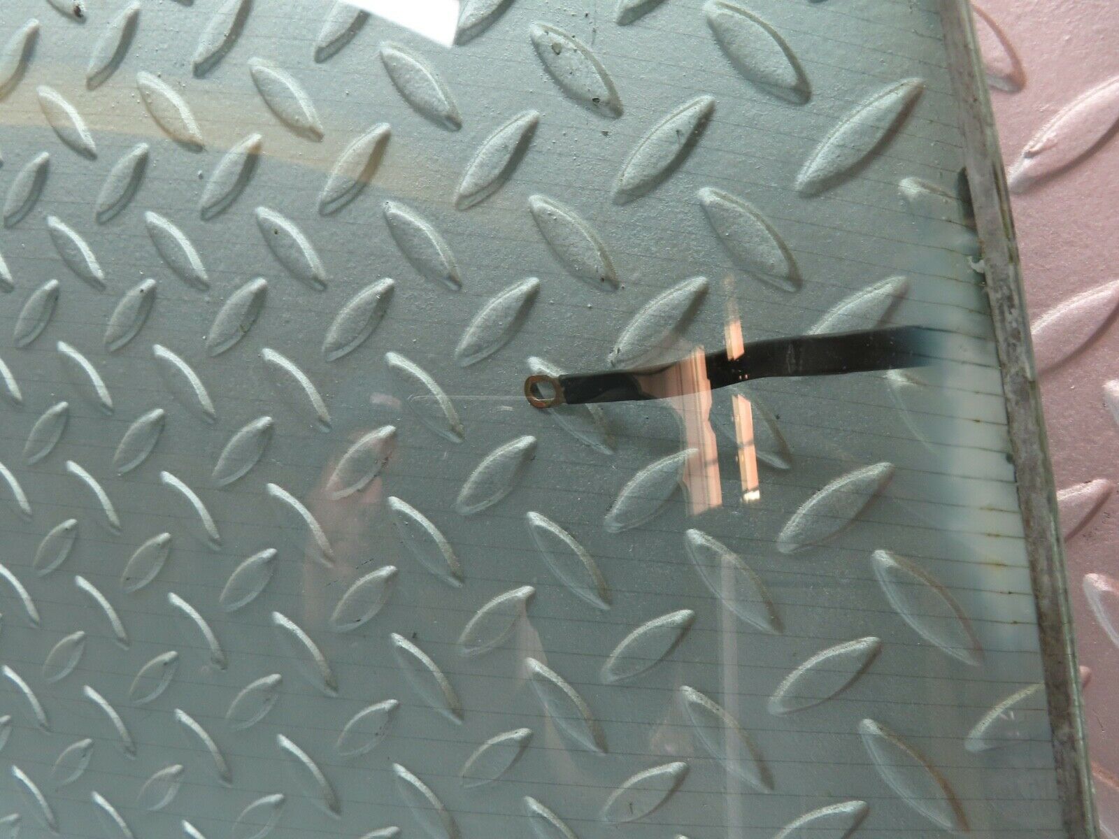 21602 Mercedes-Benz W126 300SE Rear Heated Windscreen Glass
