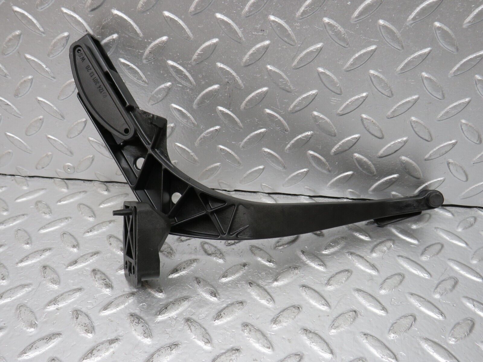 33465 Mercedes-Benz W202 C180 Accelerator Pedal Linkage 2023011223 1403000213