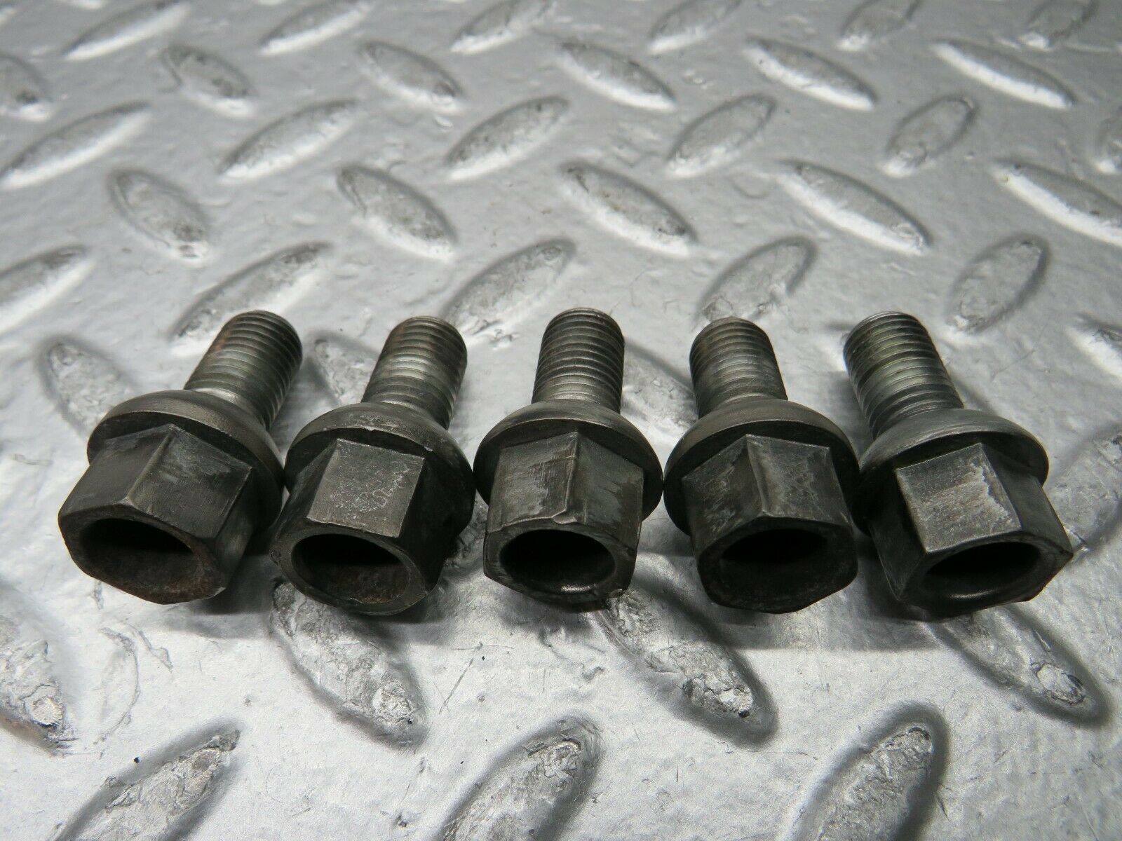 22930 Mercedes-Benz 5x Alloy Wheel Lug Bolt M12x1.5