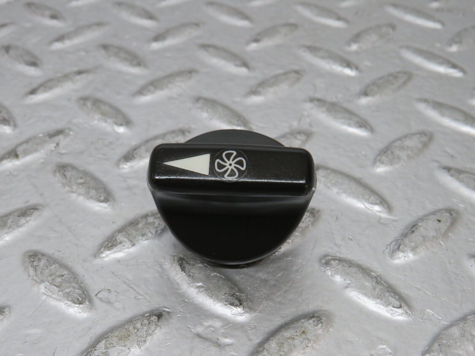 27164 Mercedes-Benz W123 280E Heater Control Knob Set