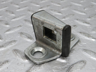 32379 Mercedes-Benz S124 300TE Wagon Door Lock Latch