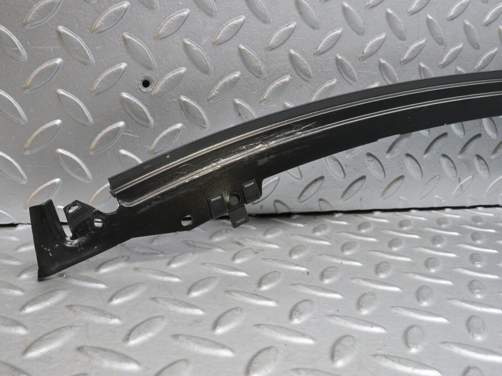 39804 Mercedes-Benz R129 320SL Coupe Front Windscreen Top Moulding Trim