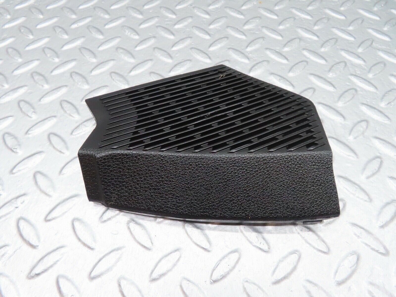 17924 Mercedes-Benz W123 200 Dashboard Speaker Cover Grill Left