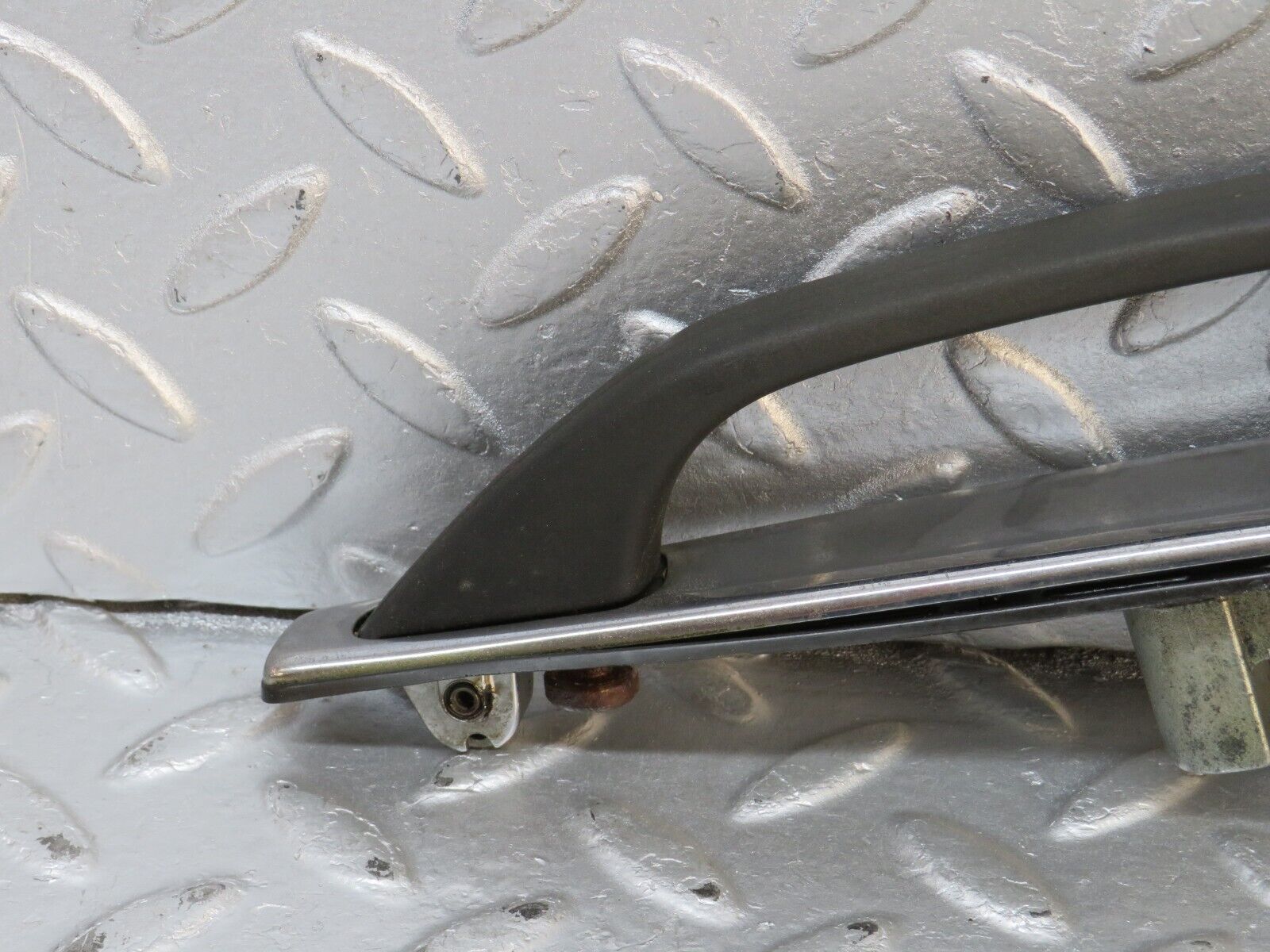40617 Mercedes-Benz W123 300D Rear Right Exterior Door Handle 1237600359 1237660005