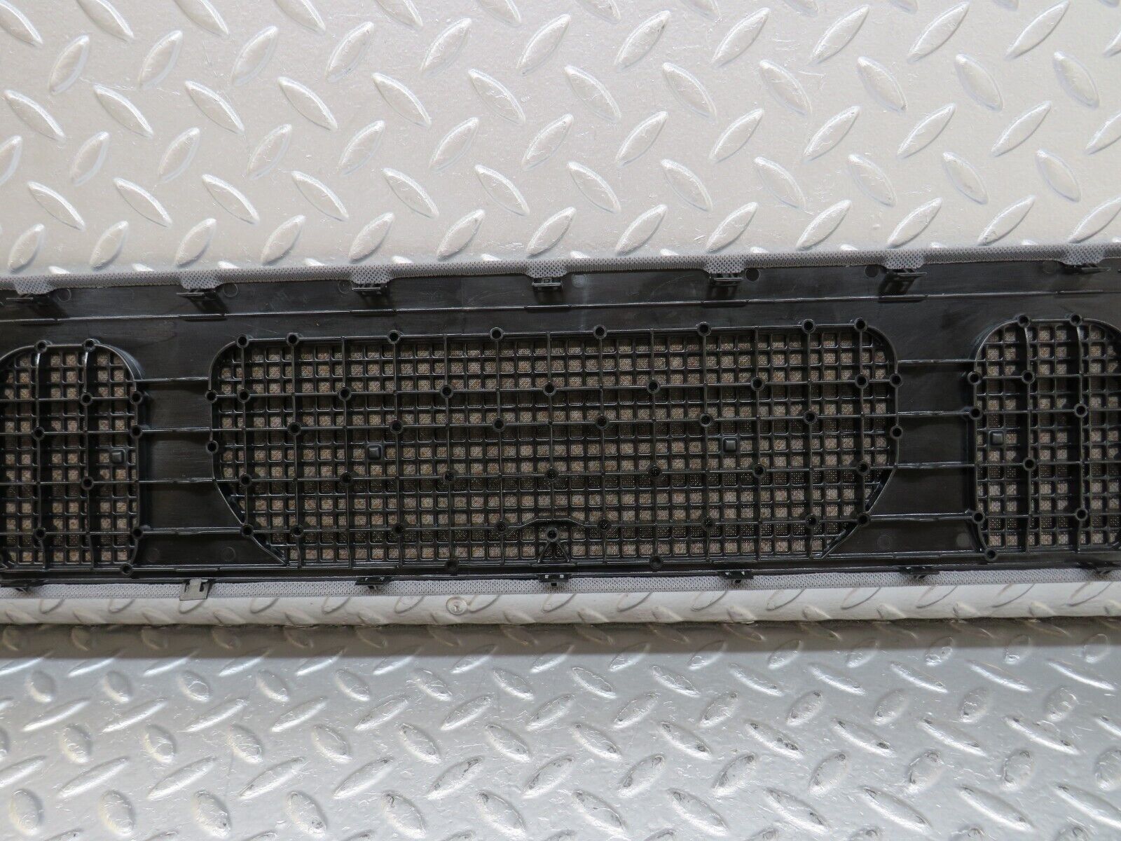 35111 Mercedes-Benz W221 Parcel Shelf Speaker Cover Trim 2216901430