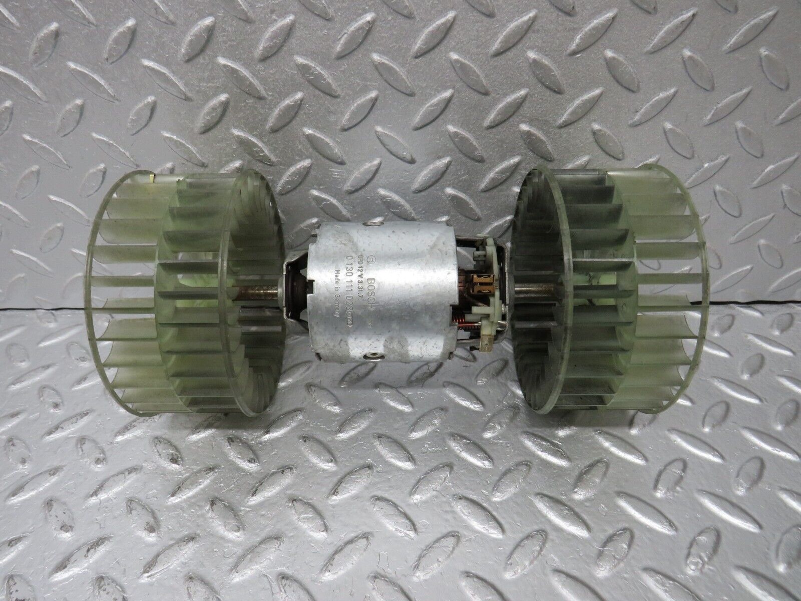 39499 Mercedes-Benz R129 320SL Coupe Heater Blower Motor Bosch 0130111023