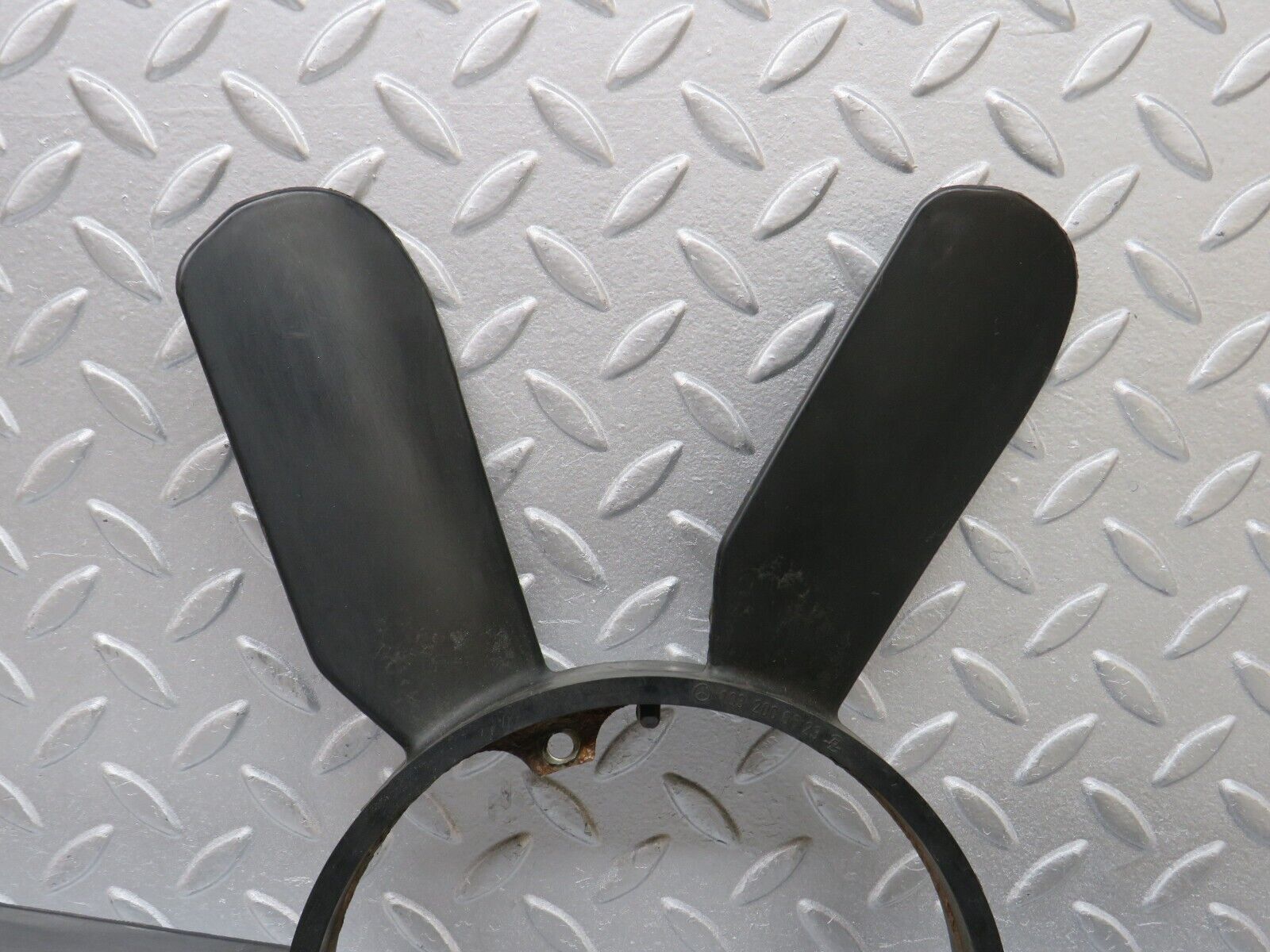 38504 Mercedes-Benz R129 280SL Coupe Engine Cooling Fan 1032000623