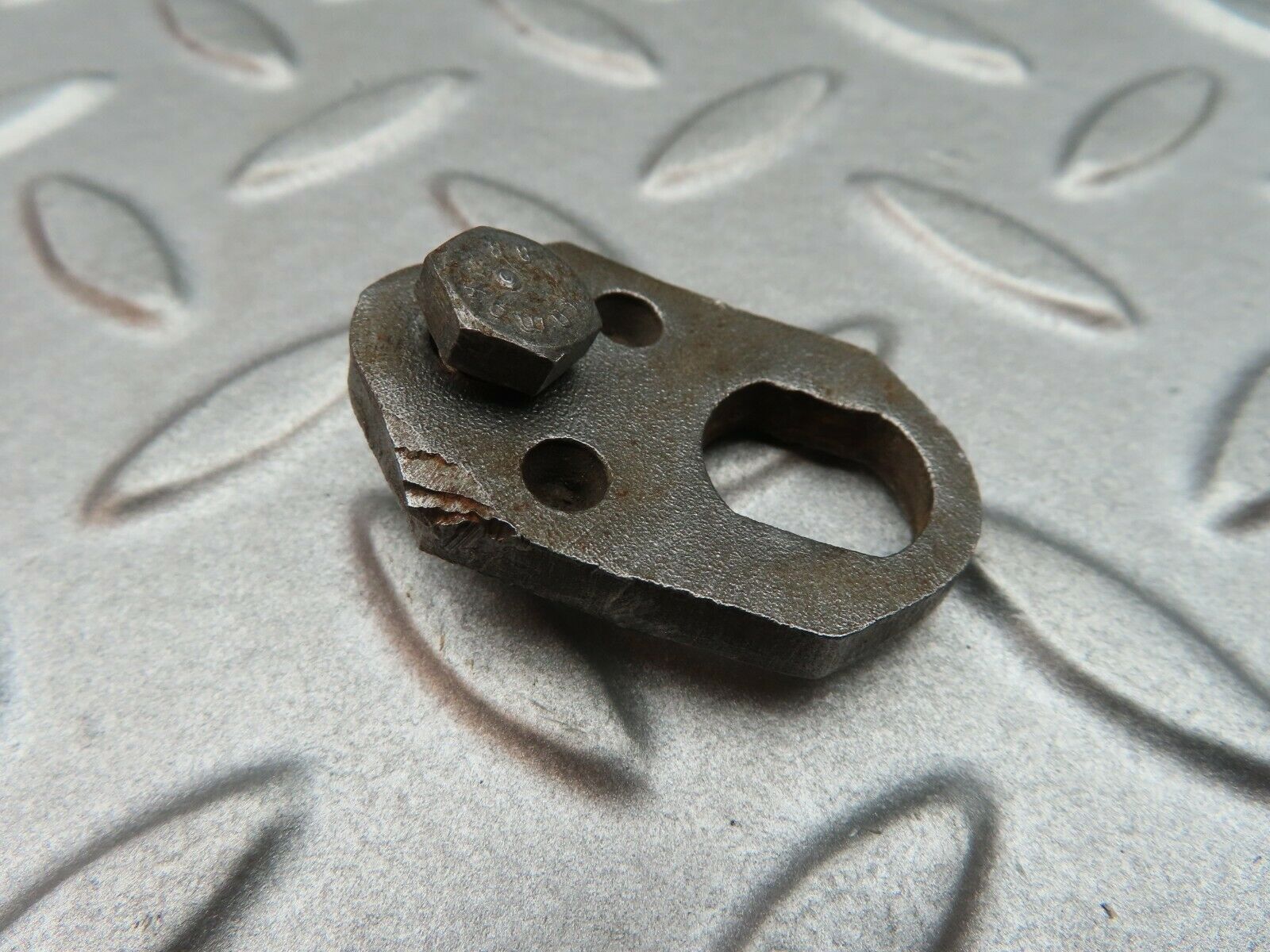 5128 Mercedes-Benz R107 350SL Coupe Fuel Injector Bracket