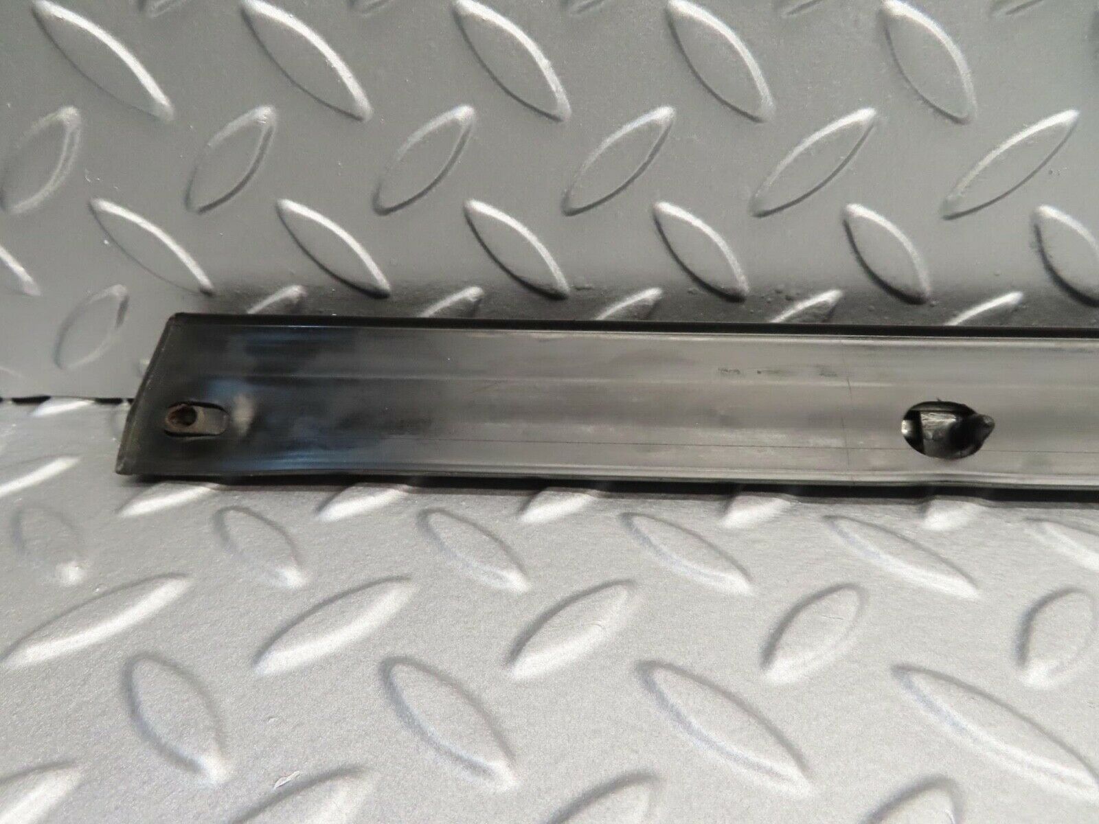 11821 Mercedes-Benz R107 450SL Right Door Centre Moulding Trim