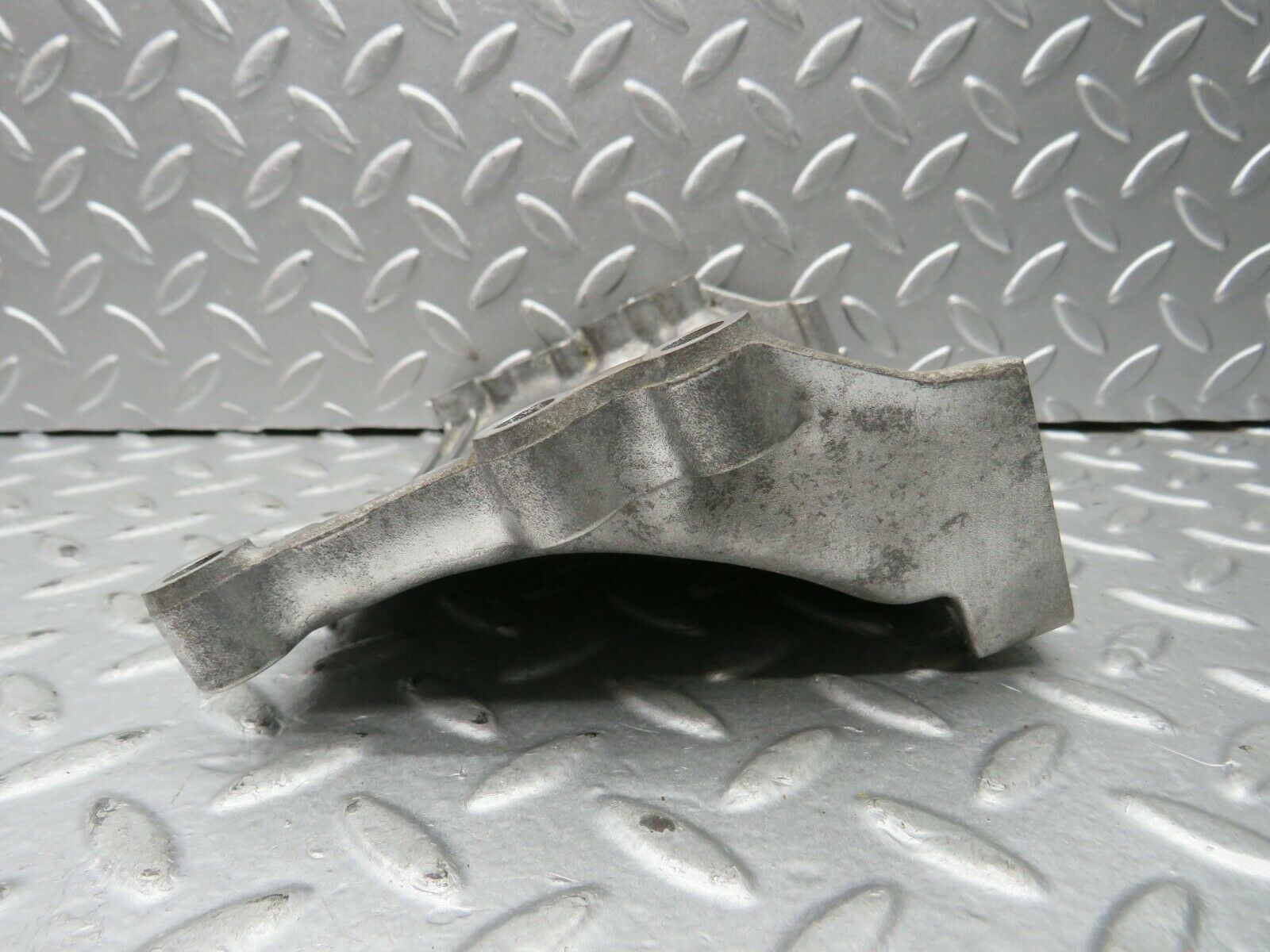 22137 Mercedes-Benz S123 280TE Wagon Gearbox Support 1100140195