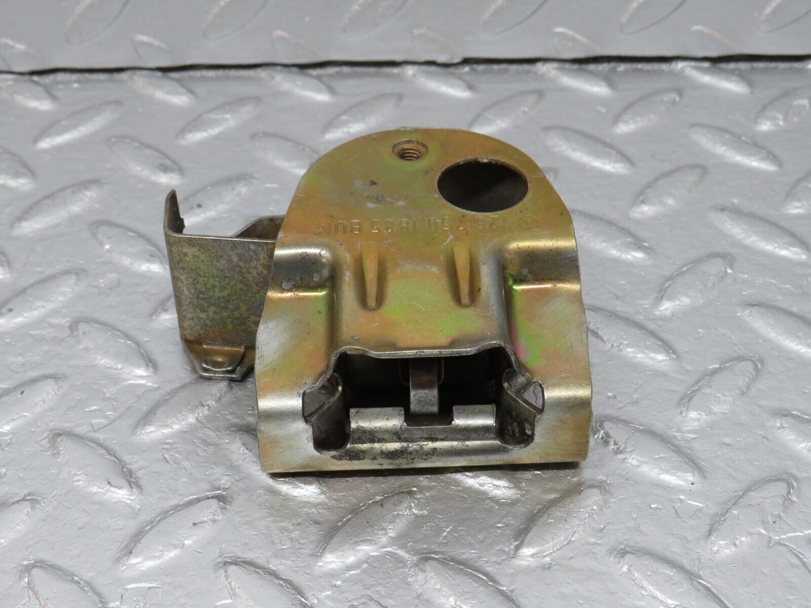 40671 Mercedes-Benz W123 300D Trunk Lock Latch 1267501885