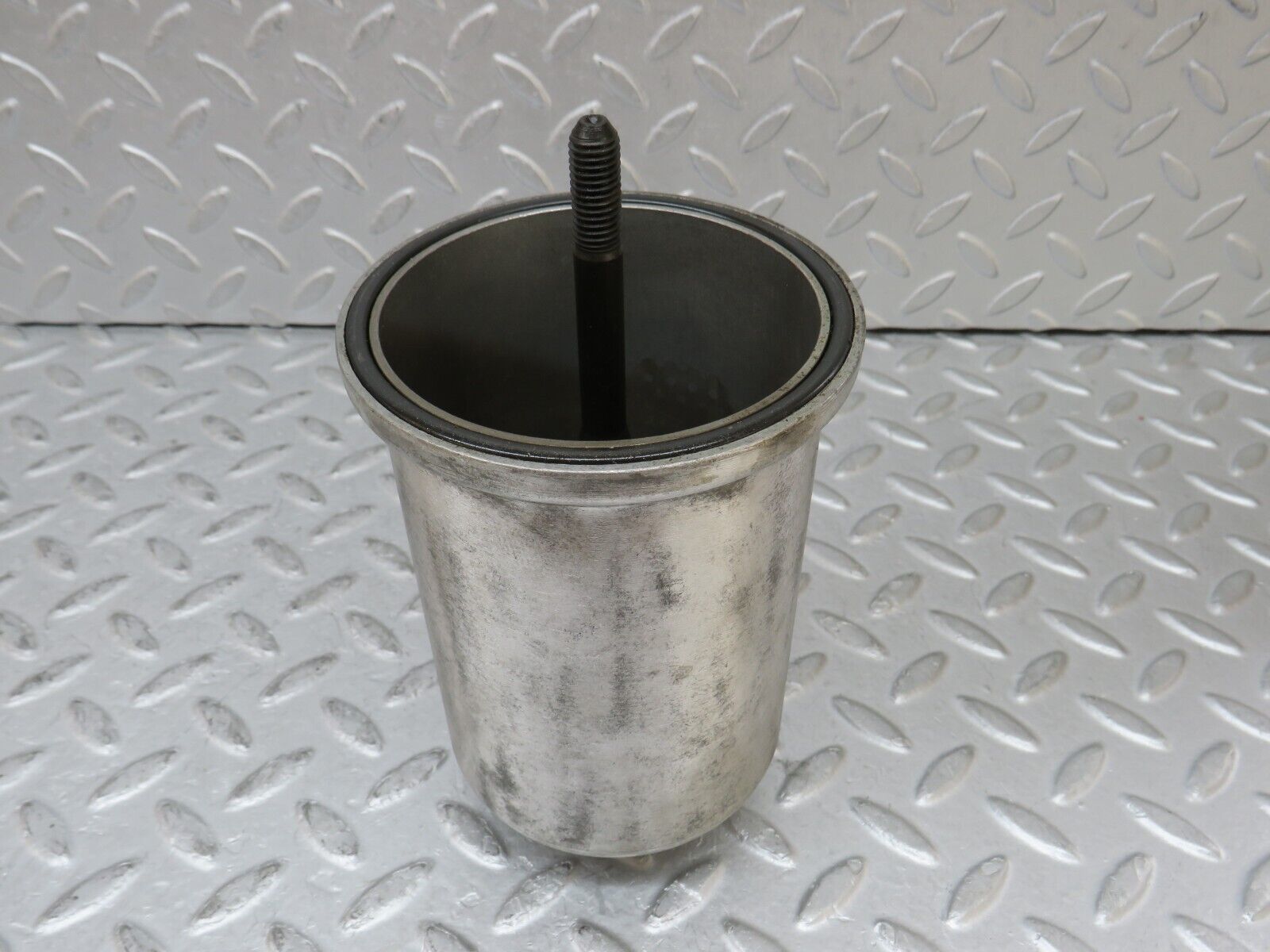 35537 Mercedes-Benz R107 280SL Oil Filter Housing