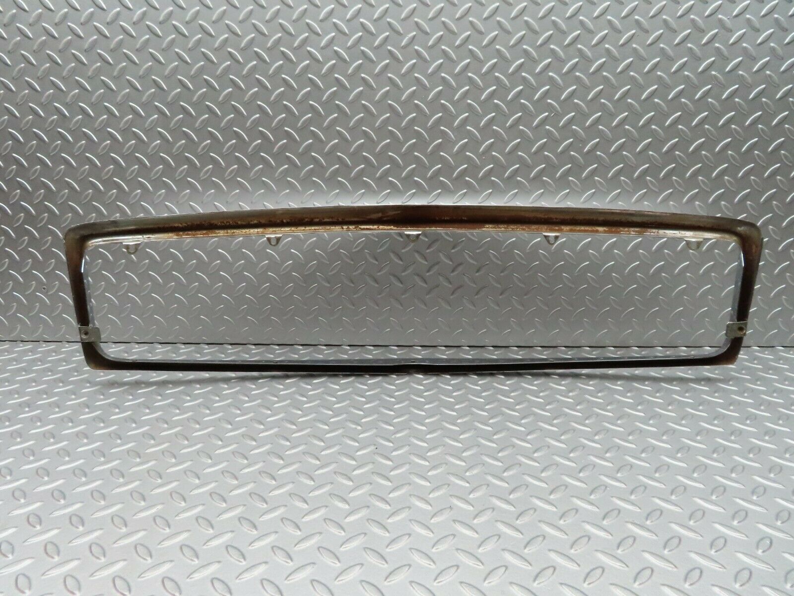 5067 Mercedes-Benz R107 350SL Coupe Bonnet Grill Chrome Frame