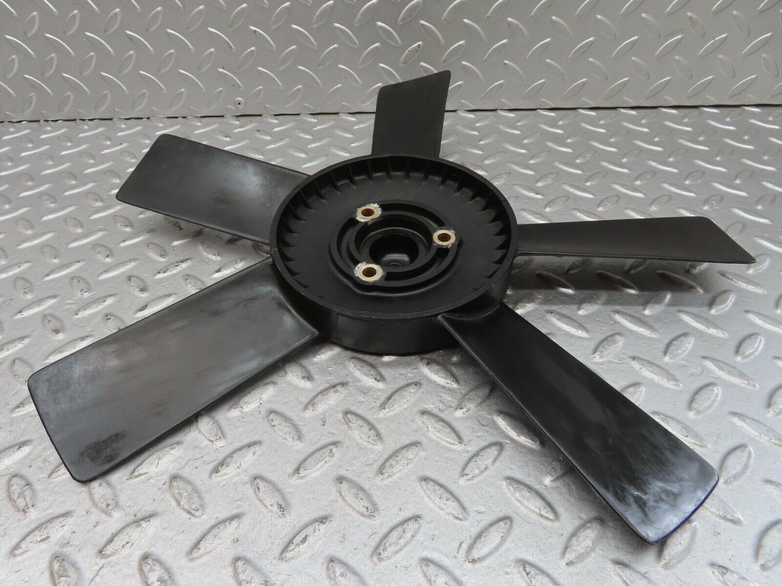 13573 Mercedes-Benz W123 200 Engine Cooling Fan 6162050506