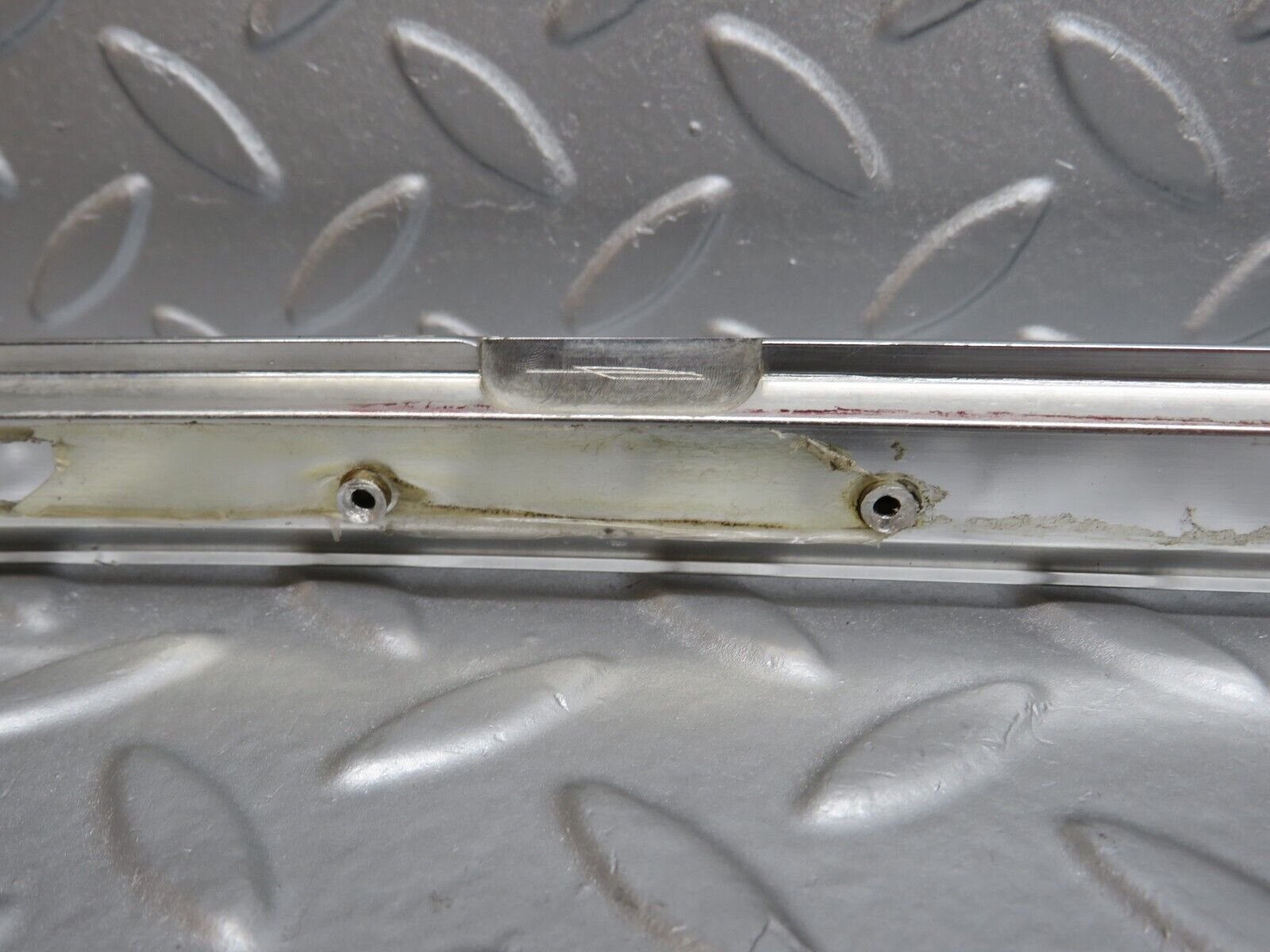 40204 Mercedes-Benz R107 Hardtop Roof Chrome Left Side