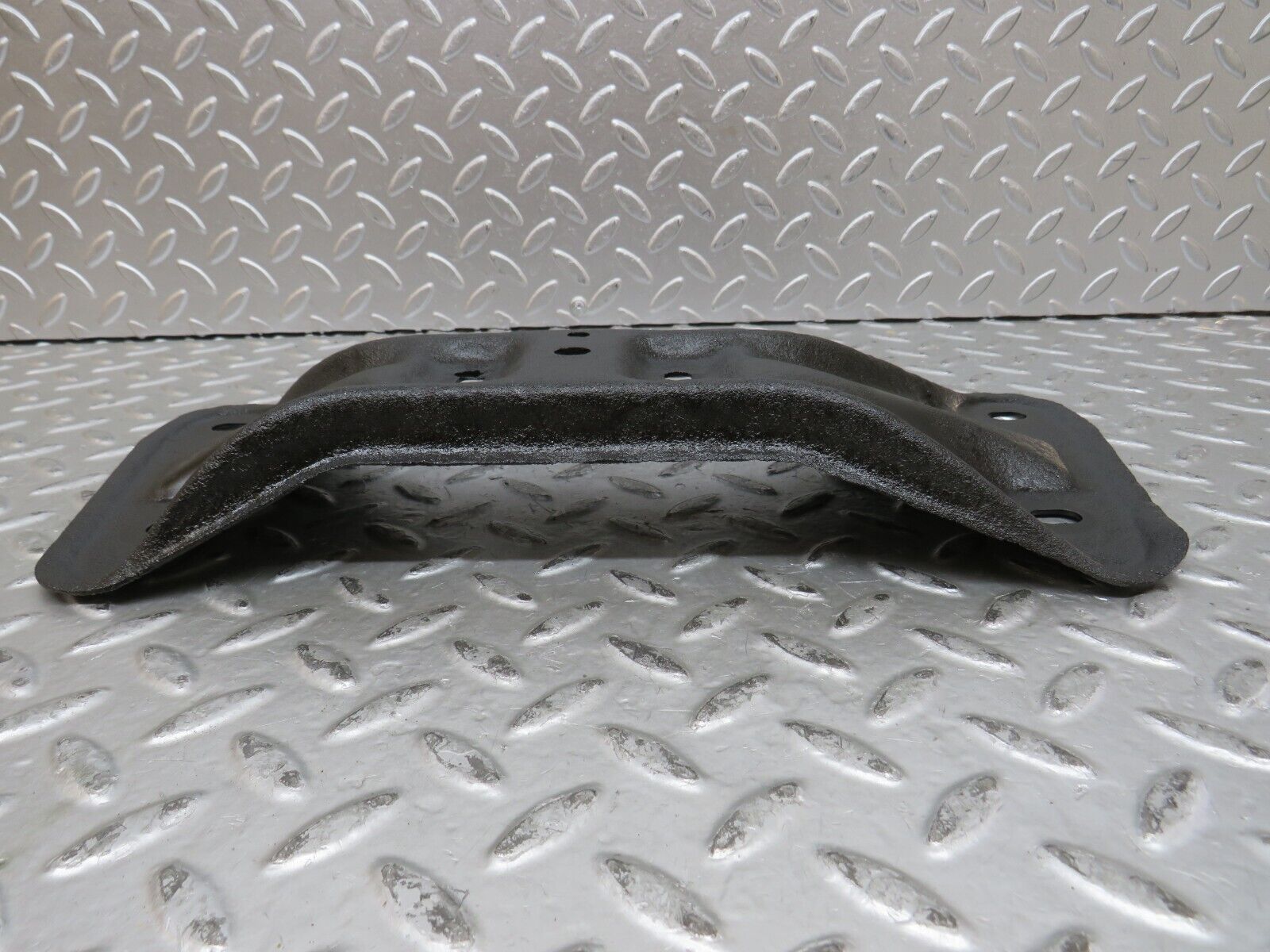28727 Mercedes-Benz W123 230E Gearbox Mount Bracket